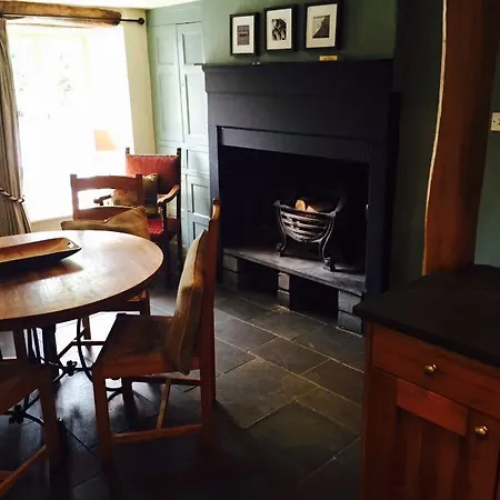 Mason's Arms Hotel *