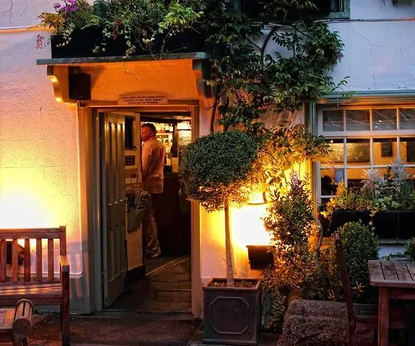 Mason's Arms Hotel *