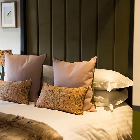 Mason's Arms Hotel *