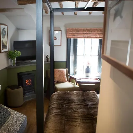 Mason's Arms Hotel *