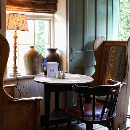 Mason's Arms Hotel *