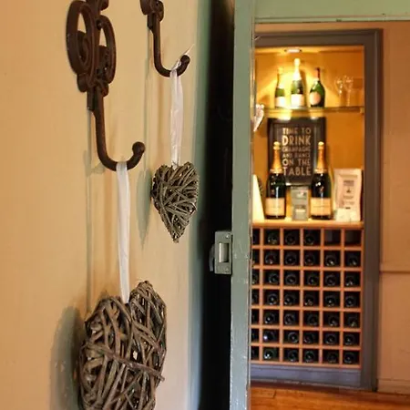 Mason's Arms Hotel *